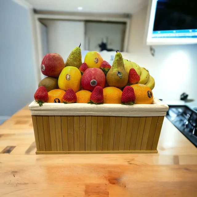 Cesta de frutas de temporada de la Frutería de Luis
