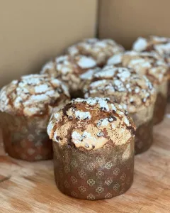 Panettone naranja, pasas y ron