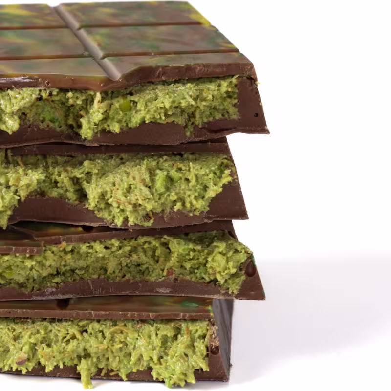 Chocolate de Dubái con pistacho y hojaldre crujiente – Tableta gourmet viral